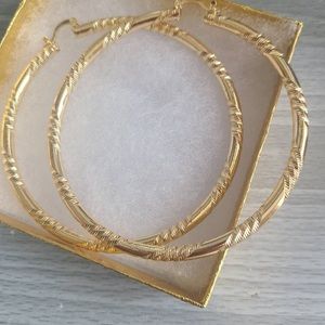 14K Yellow Gold Diamond Cut Hoop Earrings